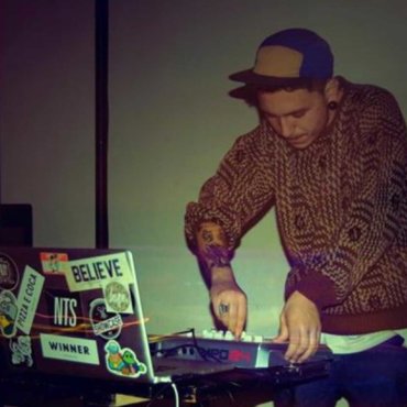 HLMNSRA doesn’t know how to mix
